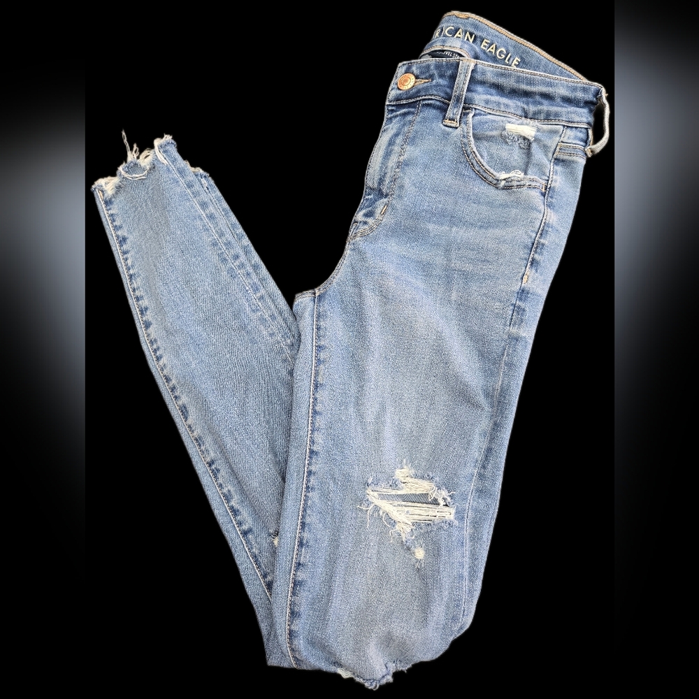 American Eagle Outfitters Women's Light Blue Ripped Skinny Jeans - 2 Long